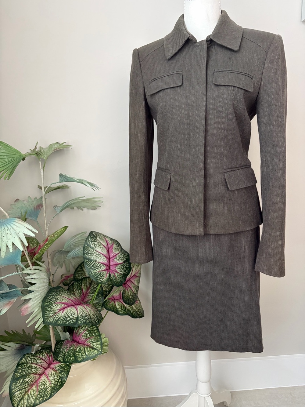 Ann Taylor Women’s Cotton Linen Olive Green Jacket & Skirt - Size 8